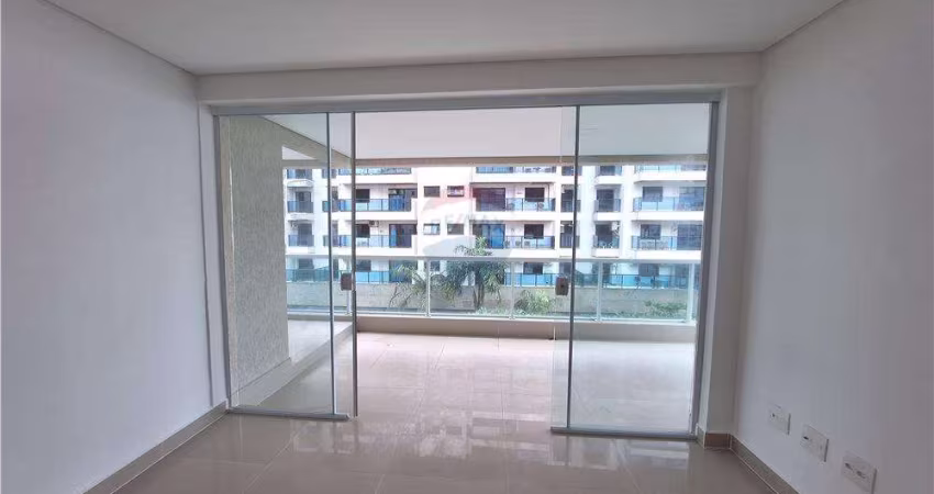 Apartamento com 3 dormitórios (1 suíte),  1 vaga à venda por R$ 850.000,00 - Praia das Pitangueiras - Guarujá - SP