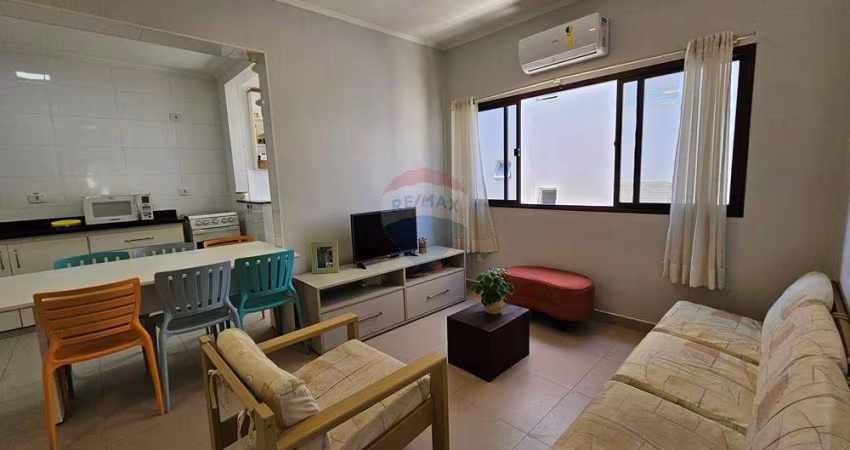 Apartamento à venda Guarujá - Reformado 2 dormitórios - quadra da praia - Tombo