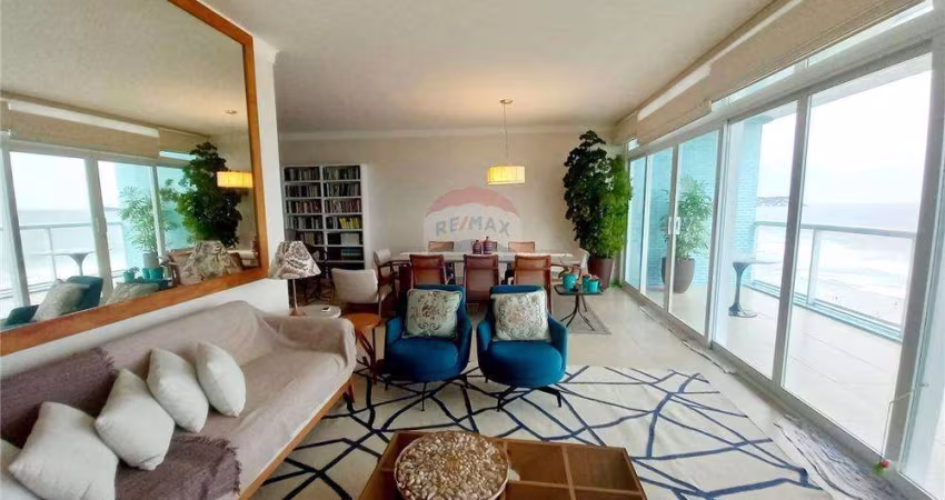 Lindo Apartamento Mobiliado com 220 m2 e 4 Suítes Frente Mar na Praia de Pitangueiras a Venda