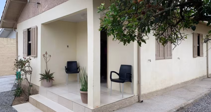 Casa na praia do Mar Grosso em Laguna - Aceita parcelamento direto com a construtora