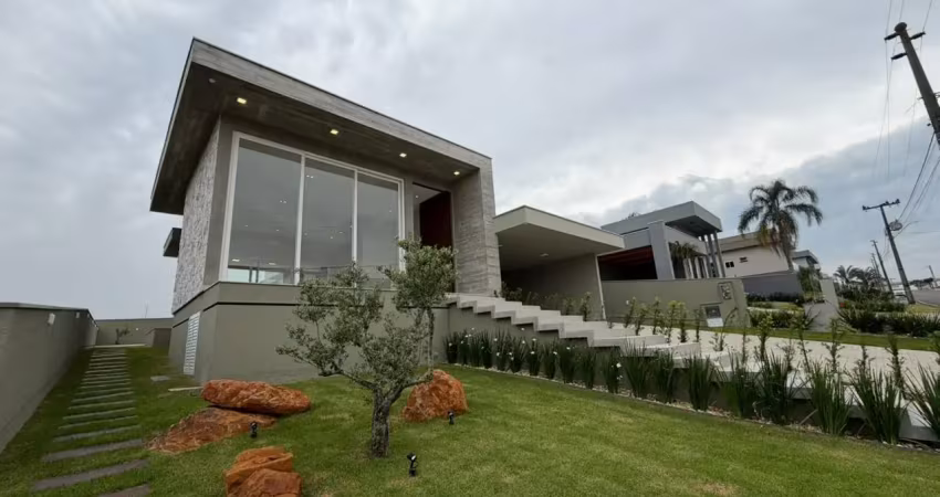 Linda casa no condominio golden village - pronta para morar e recém construída