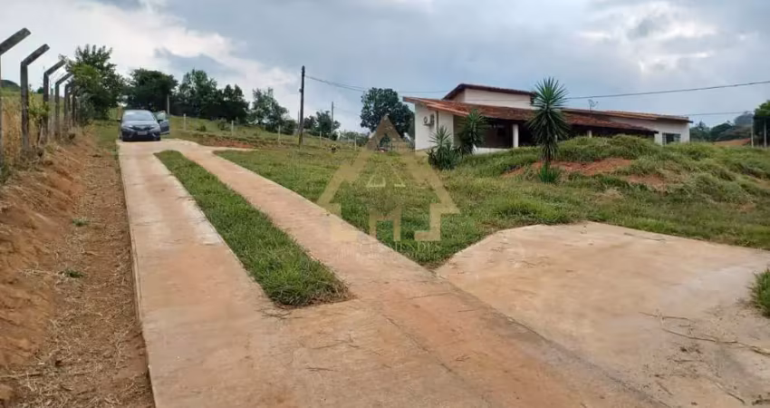 Chácara para Venda em Atibaia, Cachoeira, 3 dormitórios, 2 banheiros, 6 vagas