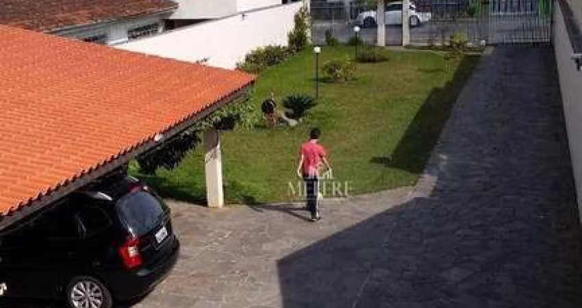 Espetacular Casa com 360 m² de Área Construída em Terreno de 660 m² 5 Quartos e Inúmeras Possibilidades no Bairro Santa Quitéria