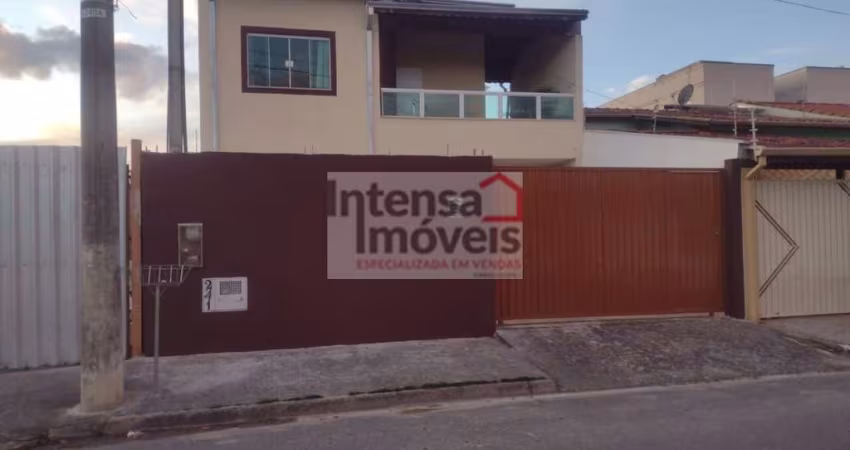 Sobrado à venda no bairro Residencial Parque das Palmeiras - Pindamonhangaba/SP