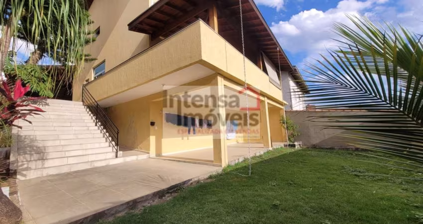 Sobrado à venda no bairro Campos Elíseos - Taubaté/SP