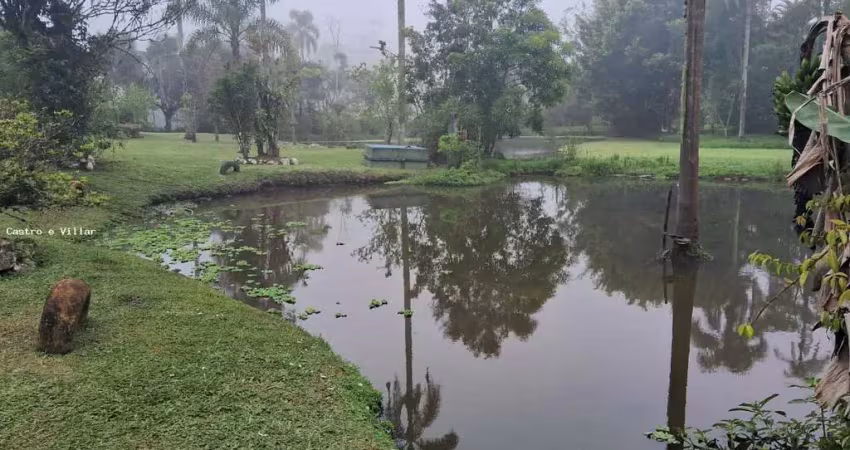 Chácara c/ área gourmet e lago em taiaçupeba-mogi das cruzes