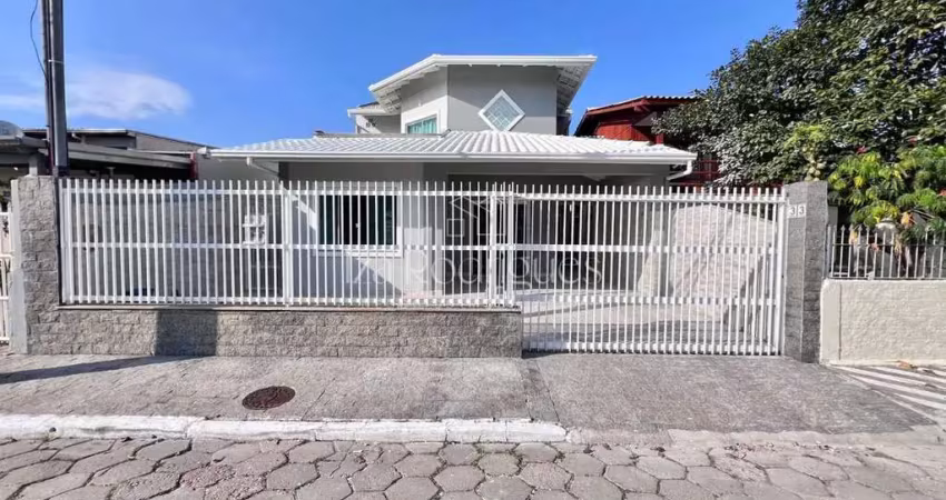 Casa com 3 quartos para alugar na Rua Teodoro Luiz Pereira, São João, Itajaí
