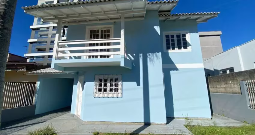 Casa com 4 quartos à venda na Rua dos Curiós, 10, Pedra Branca, Palhoça