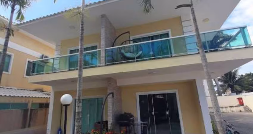 Casa Duplex em Condomínio com Canal Navegável na Ogiva em Cabo Frio