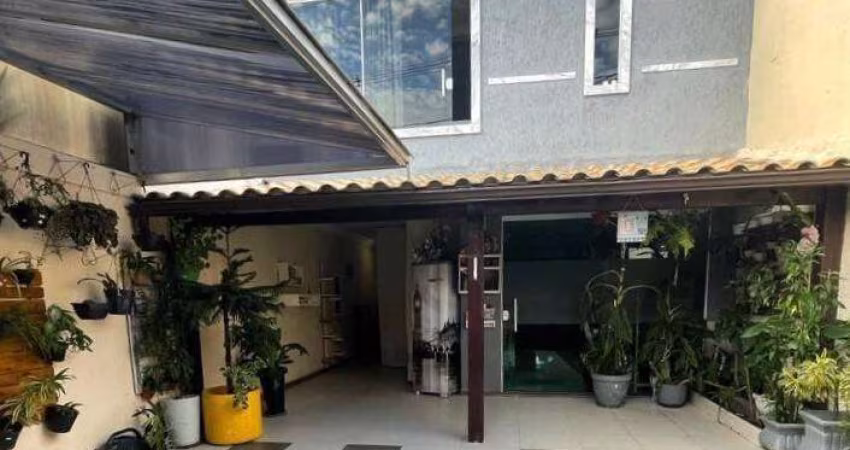 Casa Independente de Alto Padrão com Piscina – Bairro Portinho