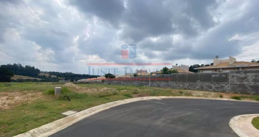 Terreno a venda no Villa dos Pinheiros