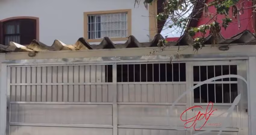 Maravilhoso sobrado no km 14,5 da raposo tavares, c/ 5 dormitórios(1 suíte), sala de estar e de jantar, cozinha, 4 banheiros, 1 depósito e 2 garagens.