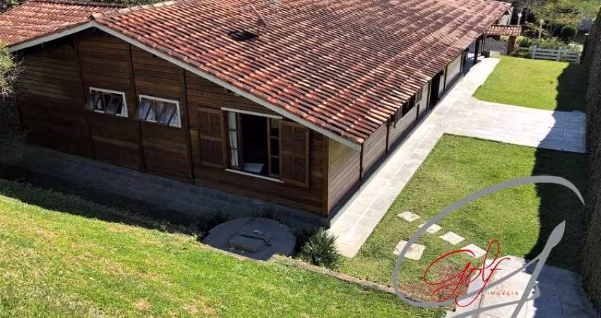 casa térrea pré-fabricada em madeira - Casema. - Com ótima localização e face norte total, 3 Suítes e 4 vagas de garagem.