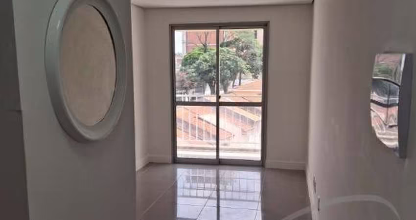 Apartamento para Venda, são 3 quartos, 2 salas, sacada, 1 banheiro e 1 vaga de garagem.