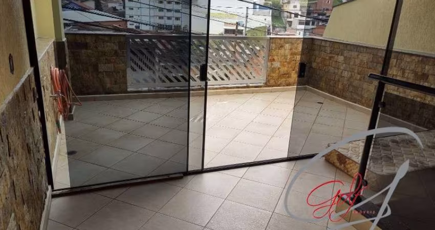 Casa para locação em Osasco-SP, bairro Jaguaribe! 3 quartos, 1 suíte, 2 salas, 4 banheiros, 2 vagas de garagem. 196m².