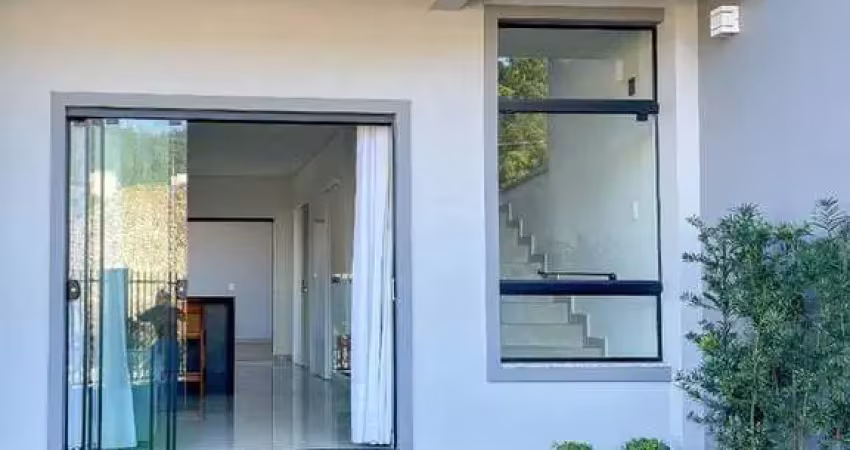 Sobrado geminado com 1 suíte + 2 quartos, jaraguá esquerdo