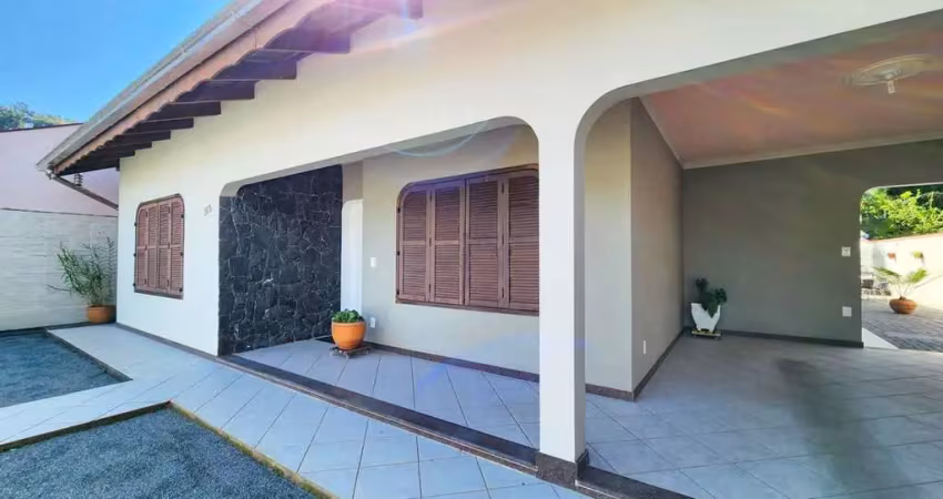 Casa com 2 quartos à venda no Centro, Guaramirim 
