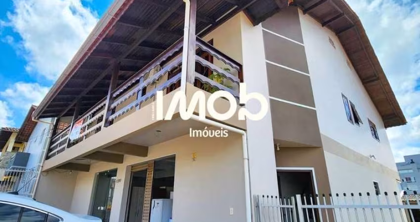 Casa com 1 suíte + 2 quartos, Nova Brasília