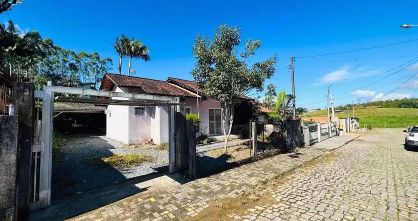 Casa com 2 quartos à venda na Corticeira, Guaramirim 