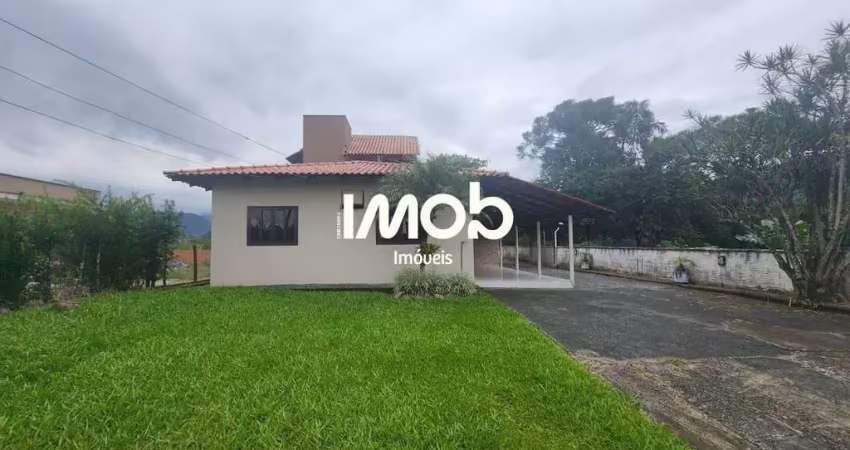 Casa semimobiliada com 1 suíte + 2 quartos, schroeder