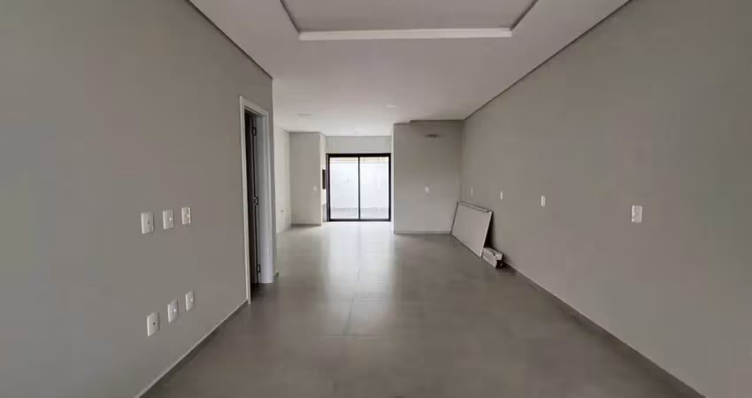 Casa geminada com 1 suíte + 2 quartos, bairro czerniewicz