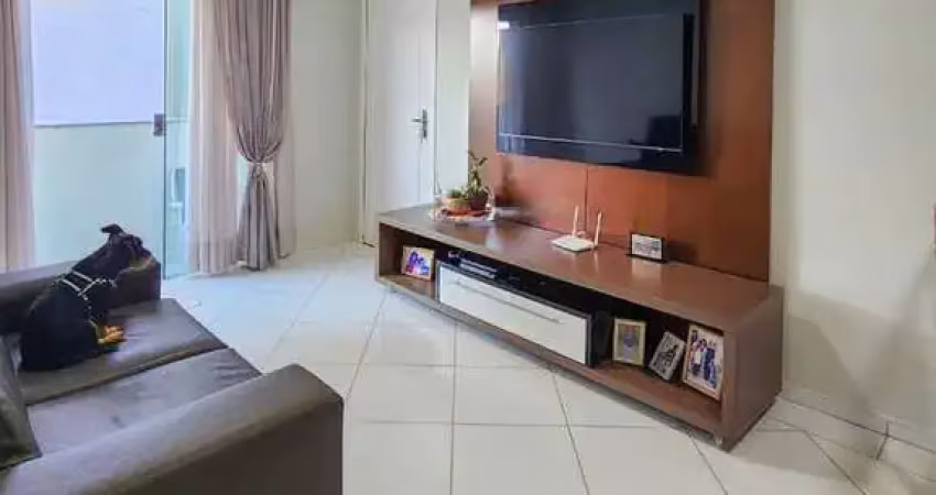 Apartamento semimobiliado com 3 quartos, barra do rio cerro