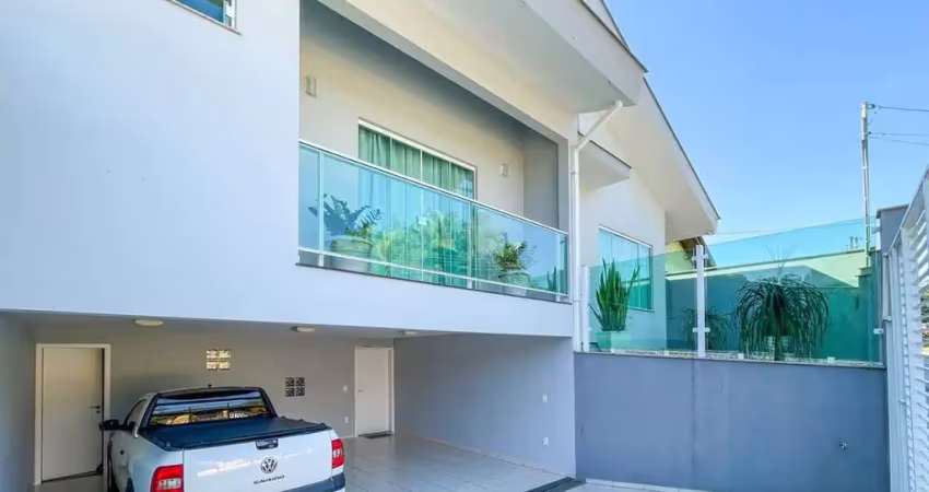 Casa mobiliada com 1 suíte + 2 quartos, centro de guaramirim - sc