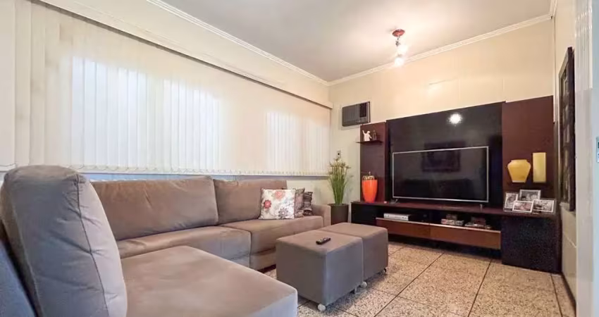 Casa com 1 suíte + 2 quartos, centro de jaraguá do sul
