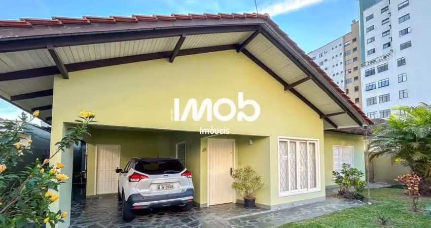 Casa com 1 suíte + 2 quartos, Centro de Jaraguá do Sul