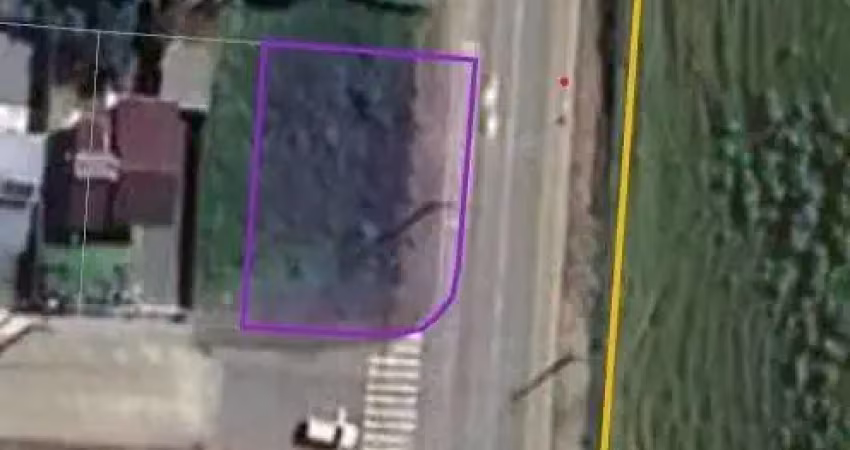 Terreno de esquina com 388,90 m² de área total, três rios do sul