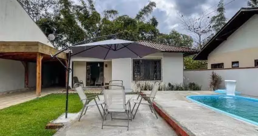 Casa com 3 quartos sendo 2 suítes - barra do rio cerro