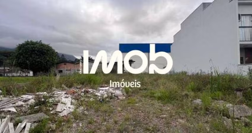 Terreno com 379.97 m² de área total, Bela Vista