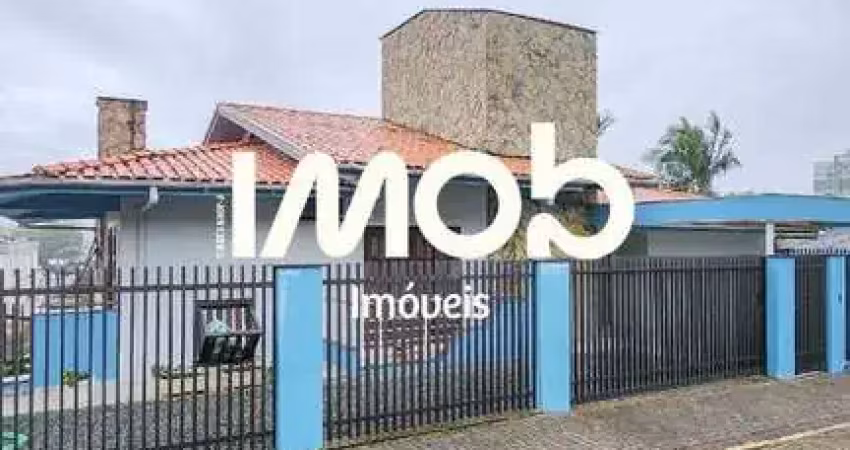 Casa com 3 suítes + 1 quarto, barra do rio molha - jaraguá do sul