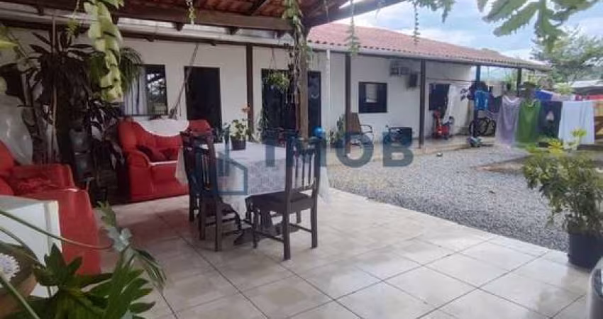Casa com 2 quartos, Jaraguá 99 - Jaraguá do Sul