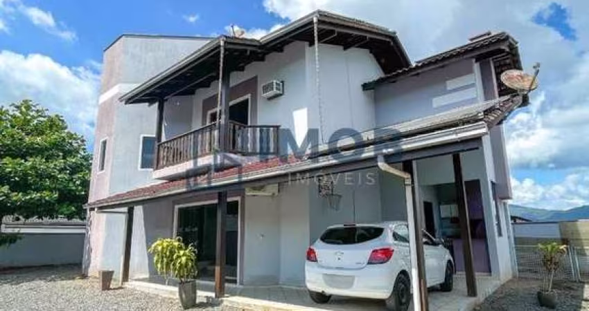 Casa com 1 Suíte + 2 Quartos, Tifa Martins