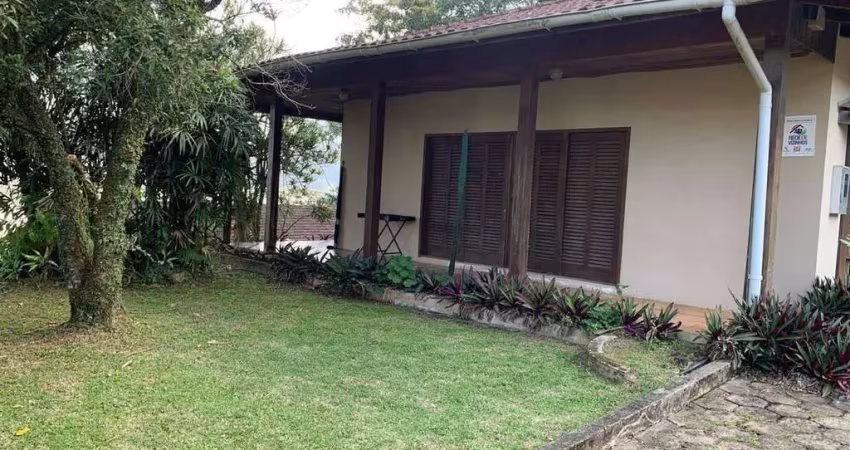 Casa com 4 quartos à venda no Centro, Guaramirim 
