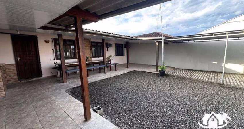 Casa mobiliado com 3 dormitórios para alugar, 150 m² por R$ 2.812/mês incluso IPTU, taxa de lixo e garantia lotícia - Itacolomi - Bal. Piçarras/SC