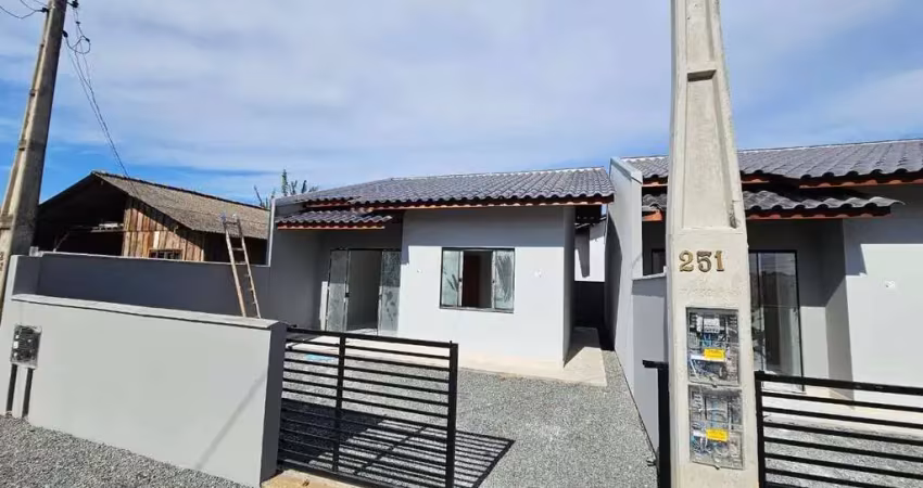 Casa com 2 dormitórios na quinta dos açorianos em barra velha/sc