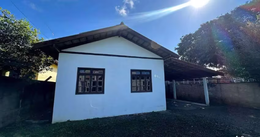 Casa com 3 quartos e amplo terreno para locação anual no bairro itacolomi em balneário piçarras