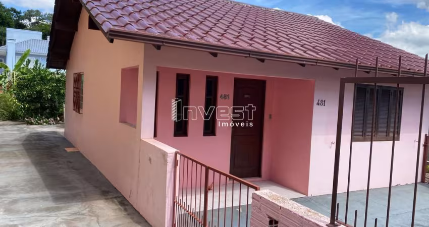 CASA DESOCUPADA COM AMPLO PÁTIO NO BAIRRO INDEPENDÊNCIA EM SANTA CRUZ DO SUL