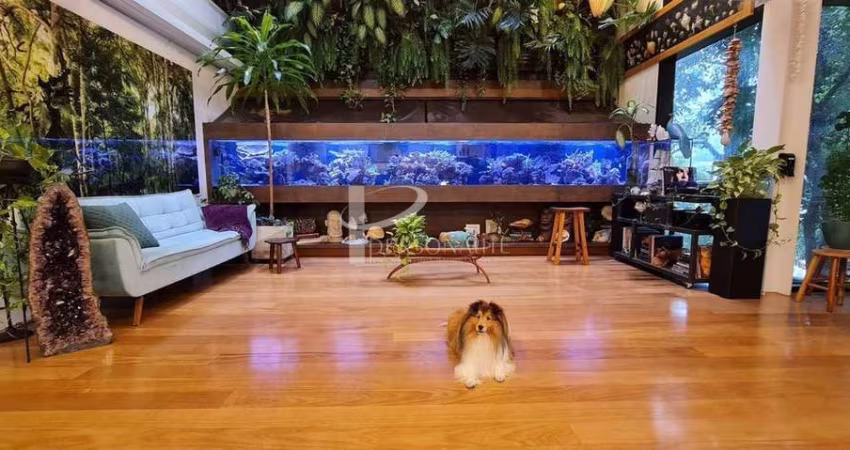 Casa exclusiva, 1.044 m2, 4 pavimentos, 4 dormitórios, 2 suítes, para venda, Alto da Lapa.