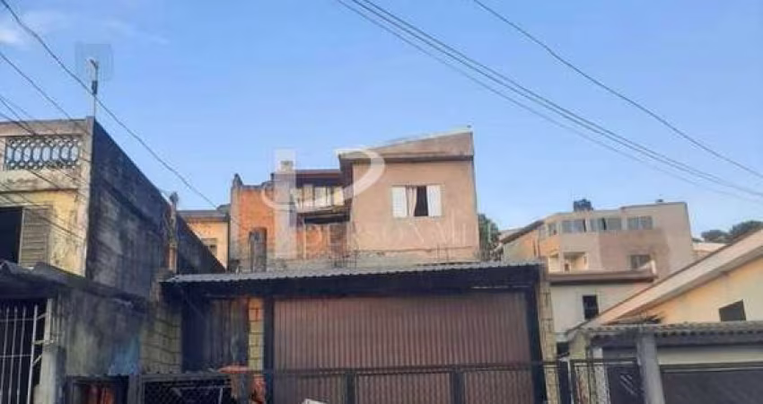 Sobrado com terreno de 400m², Oportunidade Única para Construtoras: Terreno Espaçoso na Penha!