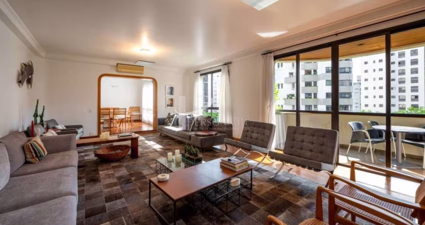 Apartamento, 377 m2, 3 quartos sendo 3 suítes, 4 vagas com depósito, para venda, Vila Nova Conceição.