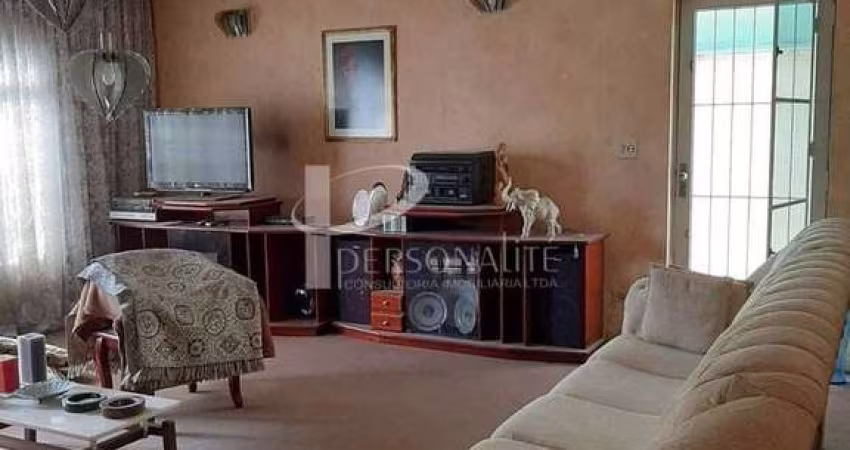 Maravilhosa Casa 294 m2 3 Dorm. 01 Suítes, 4 vagas à venda, Rua Tranquila e segura na Vila Formosa