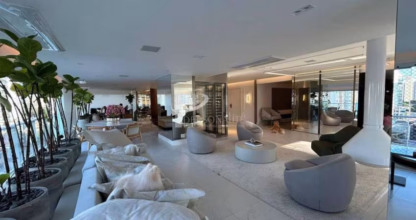 Apartamento á Venda no Condomínio Magnifique com 392m², 4 Quartos e 05 Vagas de Garagem. Jardim Anália Franco. SP.