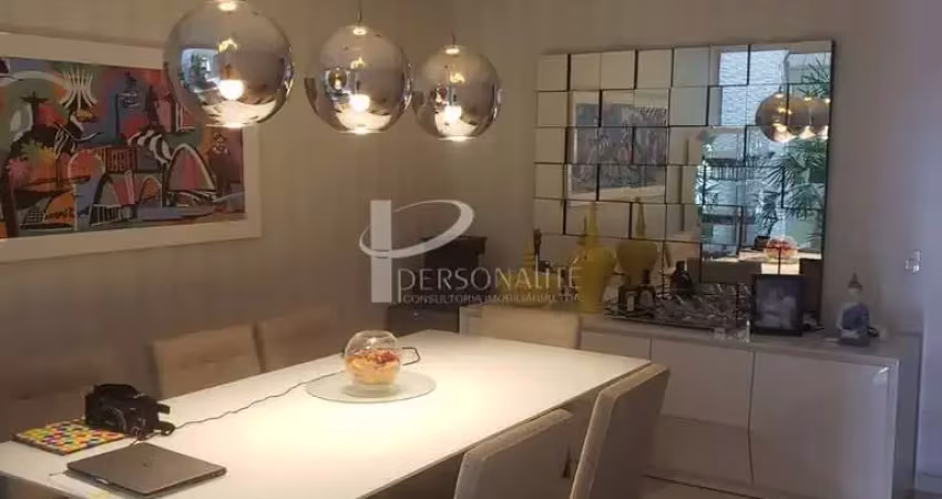 Sobrado com 4 quartos e 5 banheiros à venda, 240 m²