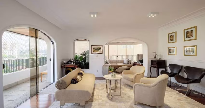 Apartamento reformado, 267 m2,4 quartos sendo 4 suítes, 3 varandas, 4 vagas, para venda, Perdizes.