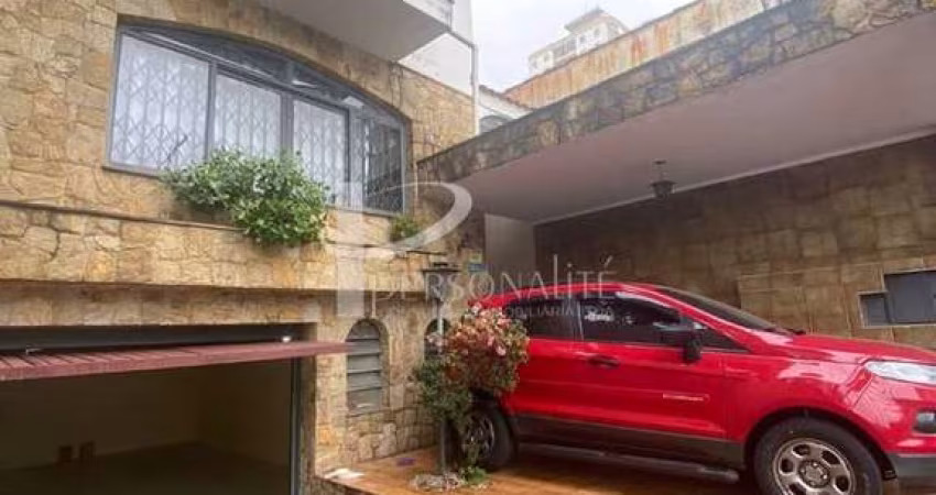 Sobrado para Locação no Tatuapé 4 Dormitórios Incluindo 1 suíte Edícula com Banheiro. 5 Vagas de Garagem