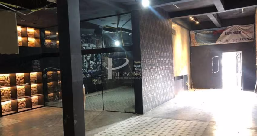 Belíssimo Prédio para locação com 333m², localizado na Rua Apucarana , esquina com a Rua Emilia Mare