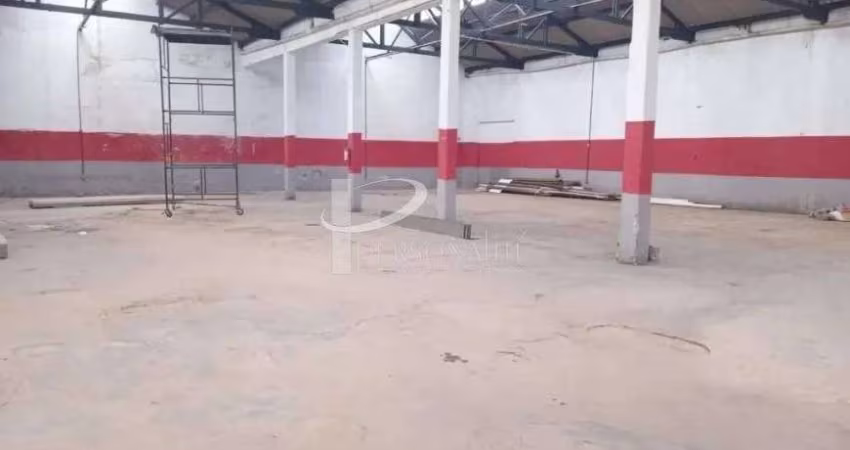 Galpão com 700 metros para locação